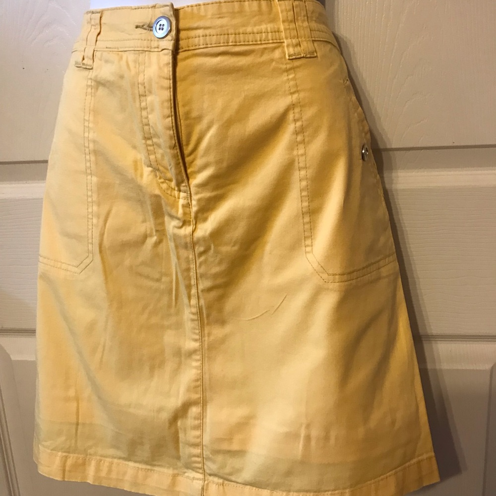 Karen Scott skirt with short yellow size10 stretch